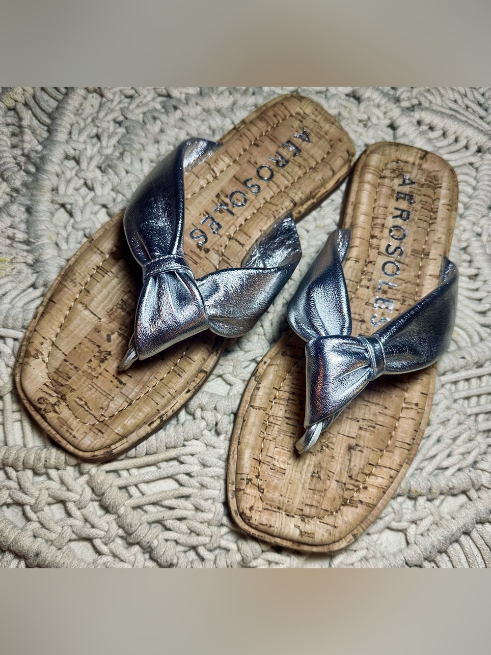 Aerosoles Bond Sandals Size 7 Silver Metallic Bow Thong Slip On Cork Footbed